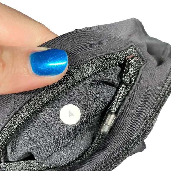 Lululemon Run: Inspire Crop II *Reflect Black Lace Size 4‎ - Picture 10 of 10